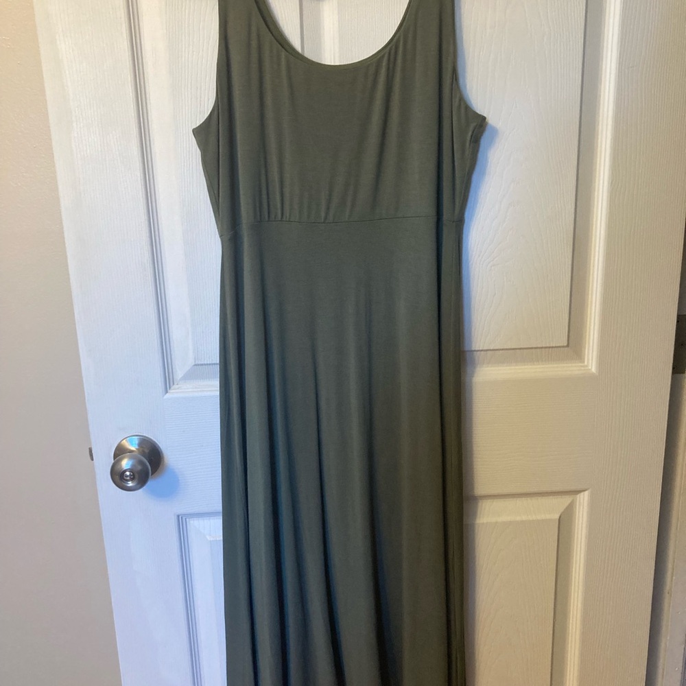 Elegant Olive Green Sleeveless Dress